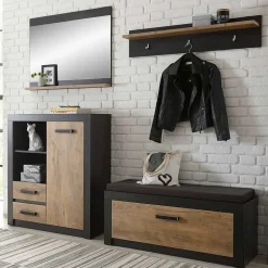 New Flurgaderobe Zarevas Garderobensets