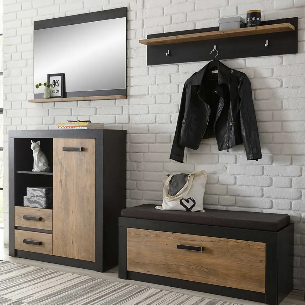 New Flurgaderobe Zarevas Garderobensets