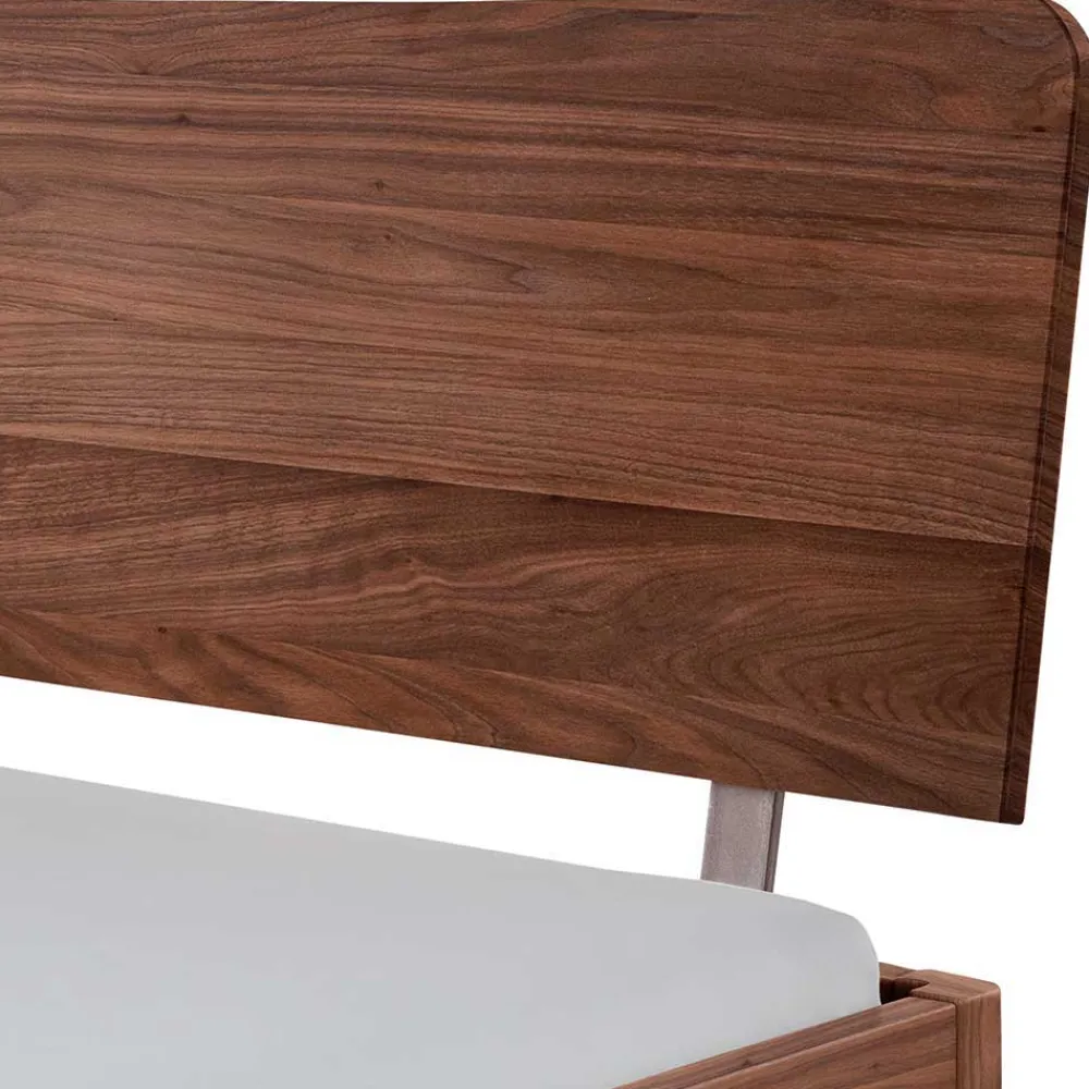 Nussbaum massiv Doppelbett Basilica Massivholzbetten